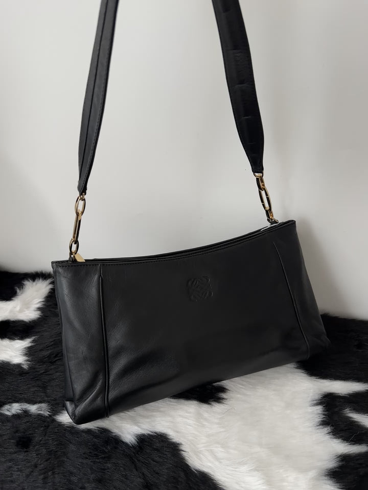 LOEWE Shoulder Bag｜Supple Lambskin Leather × Minimalist Silhouette × Light & Practical Everyday Design 🖤✨