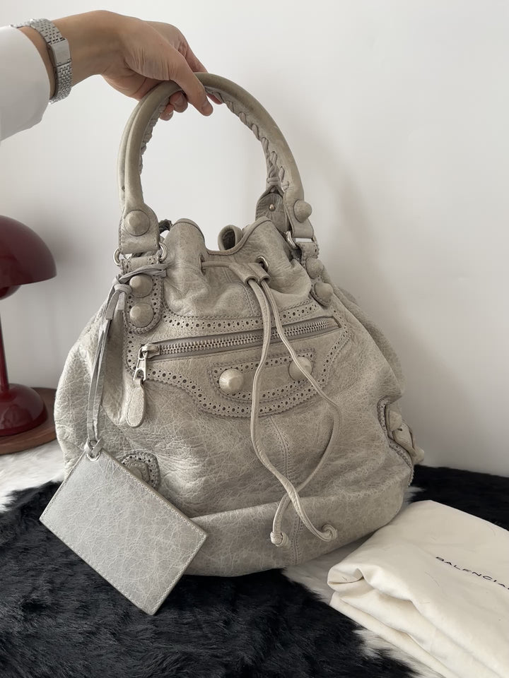 Balenciaga “Le City Bag” 🤍🩶 | Celebrity-Favorite Icon | Dust Bag & Mirror Included