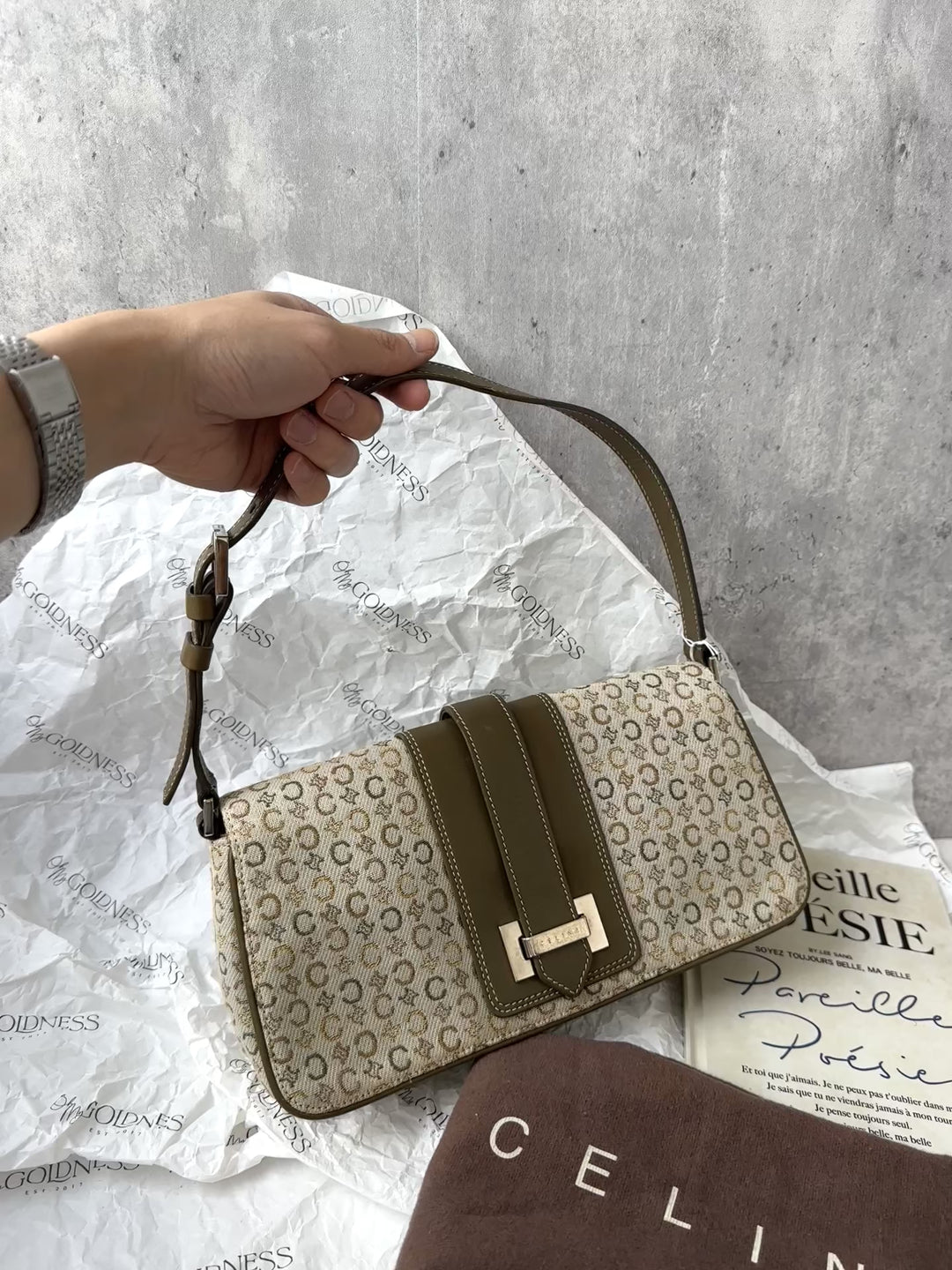 CELINE Olive Macadam Buckle Hobo – Rare Pattern × Elegant Long Shoulder Fit 🫒✨ Summer-Ready & Seriously Stylish