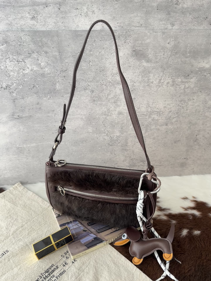 Ferragamo Hot Chocolate Rabbit Fur Baguette Shoulder Bag 🤎｜Soft Fur Texture × Leather Trim × Phone-Friendly Size