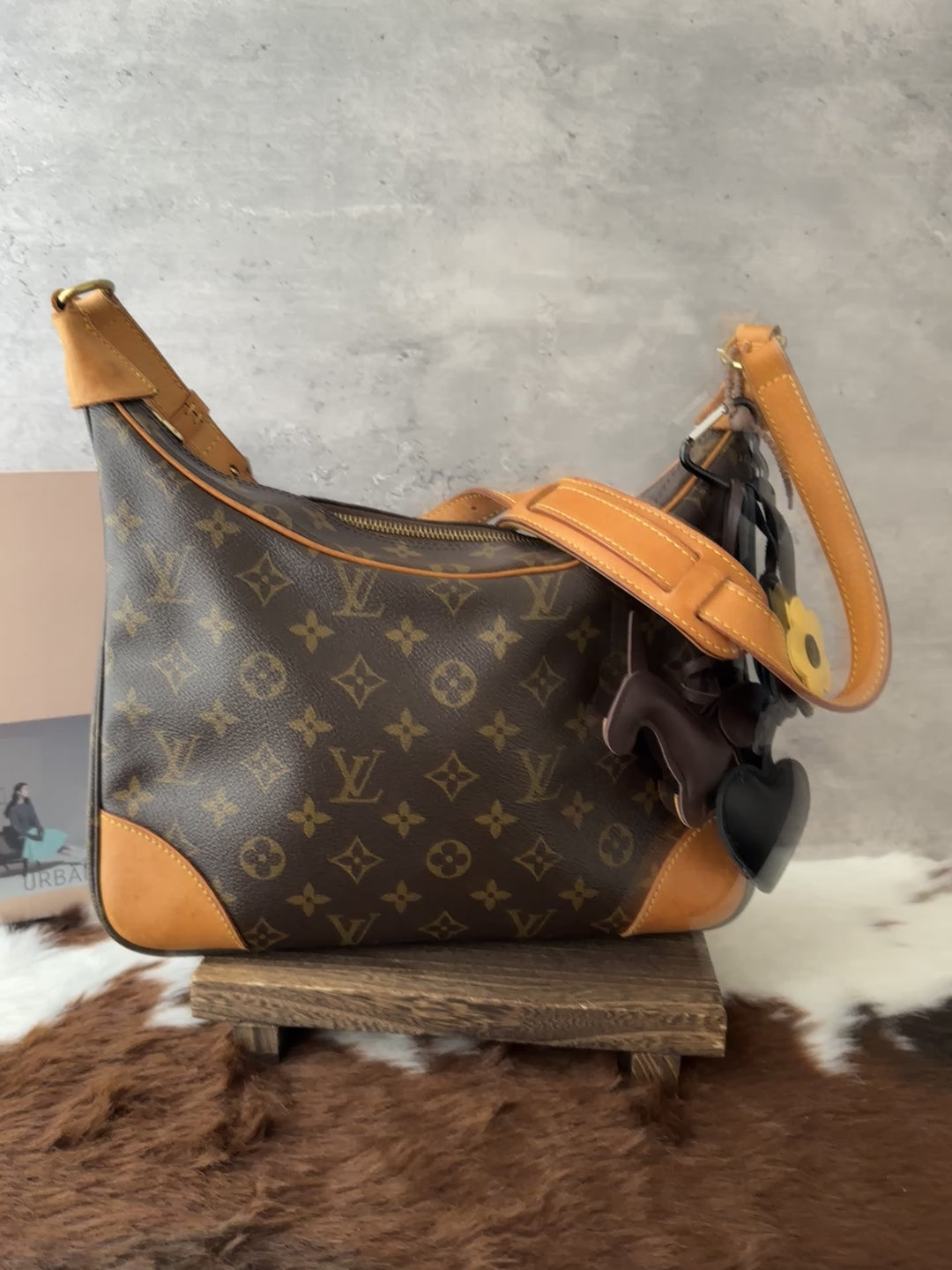Louis Vuitton Monogram Boulogne Crossbody 🥐🤎｜Iconic Monogram × Crescent Silhouette × Everyday Versatility