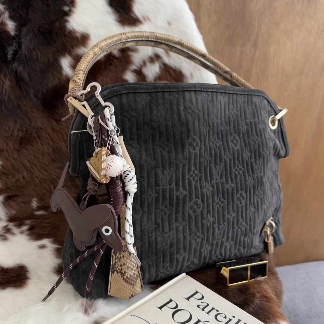 Louis Vuitton Limited Edition Monogram Suede Hobo Bag 🩶｜Elephant Grey Suede × Snakeskin Accents × Rare Textured Finish