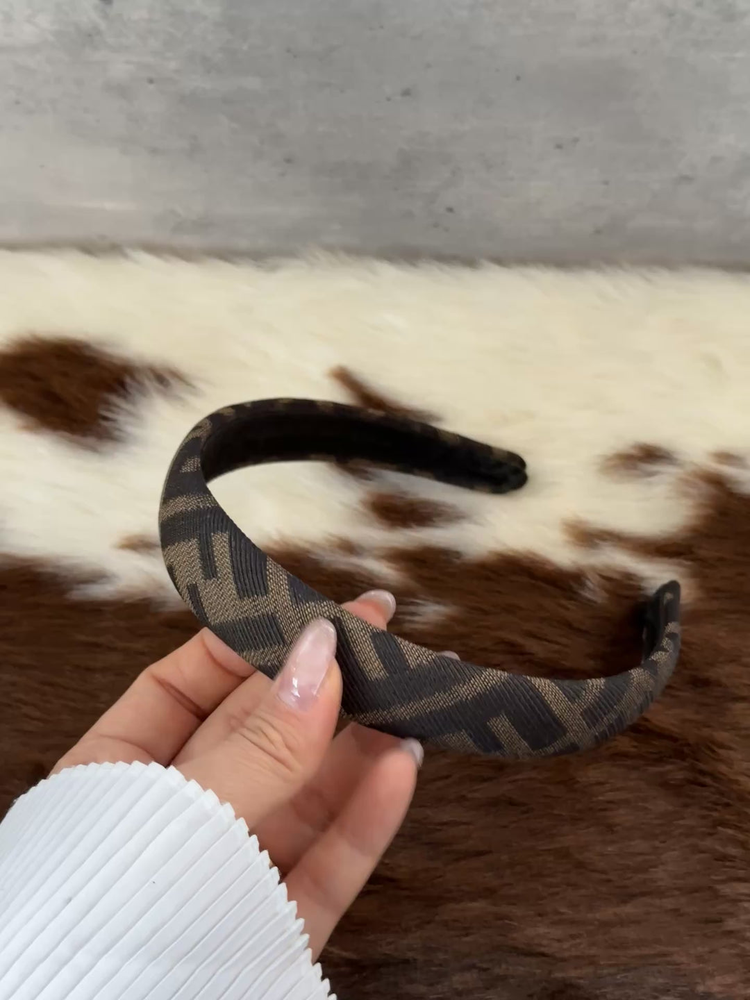 FENDI FF Zucca Headband 🤎✨｜Classic Monogram Chic × Daily Elegance × Effortless Styling