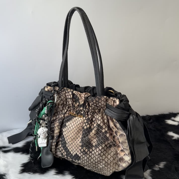 PRADA Python-Effect Tote Handbag 🖤｜Gold Logo × Drawstring Shape × Statement Python Pattern
