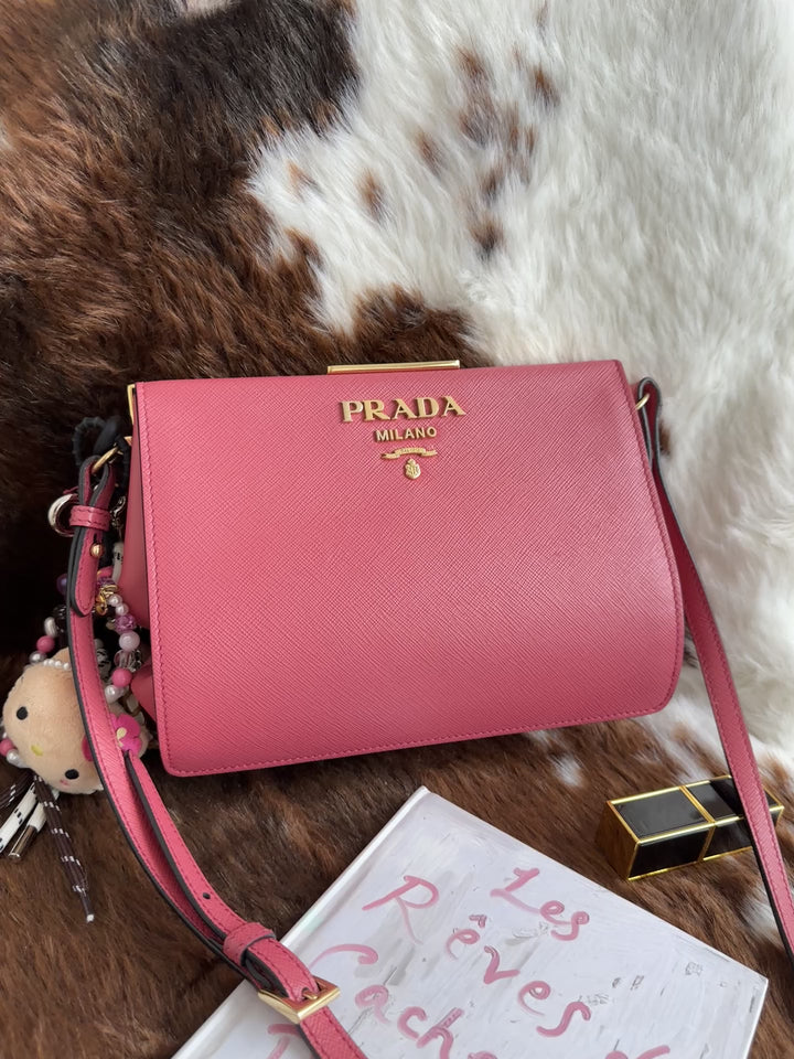 Prada Mini Saffiano Crossbody Bag 💕｜Pink Saffiano × Evening-Clutch Shape × Phone-Friendly