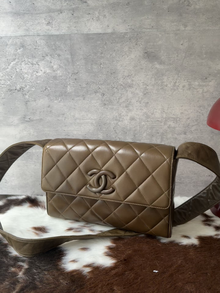 CHANEL Lambskin Square Crossbody Bag 🤎｜Rare Olive Brown × Puffy Square Shape × Practical Capacity