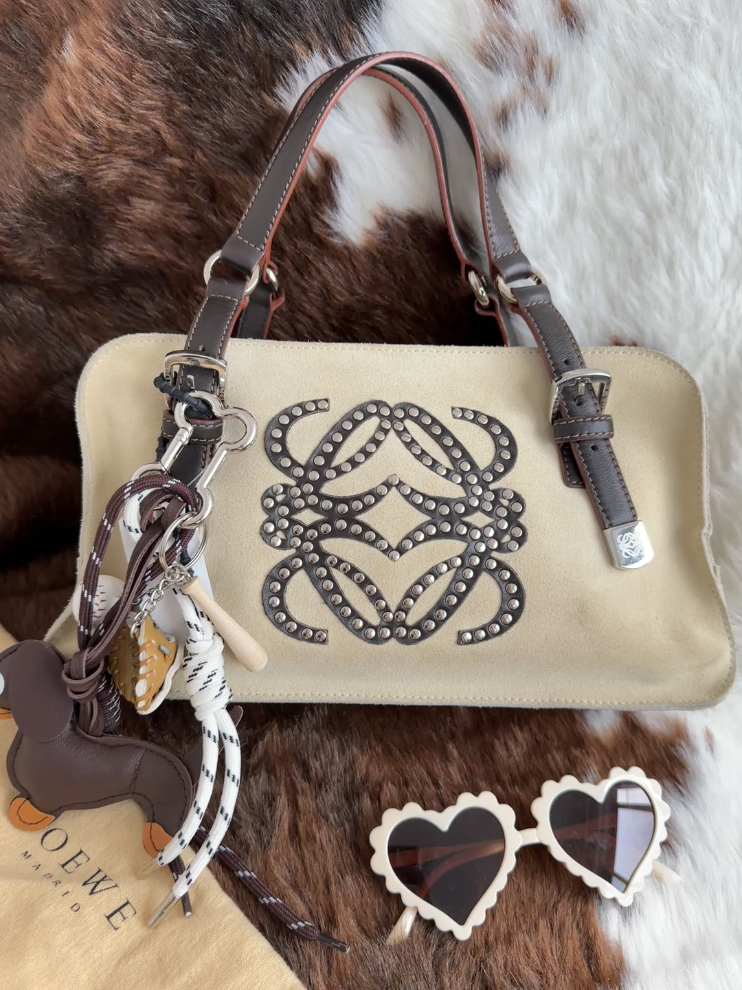 LOEWE Amazona Studded Biscuit Bag 🤍｜Full Set × Studded Anagram Logo × Adjustable Strap