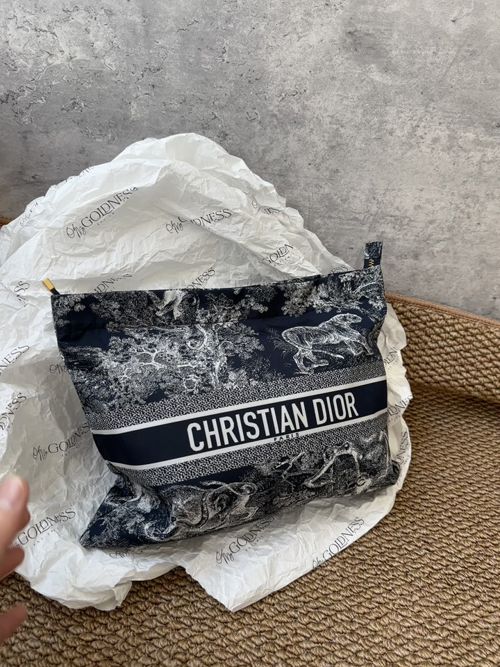 DIOR Dior Oblique Toile de Jouy Pouch 🖤｜Timeless Travel & Daily Essential