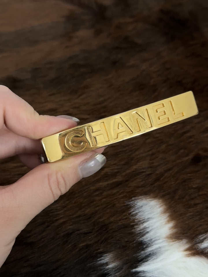 Chanel “Gold Bar Logo Hair Clip” ✨🤩 | Ultra-Glossy, Chic & Totally Iconic
