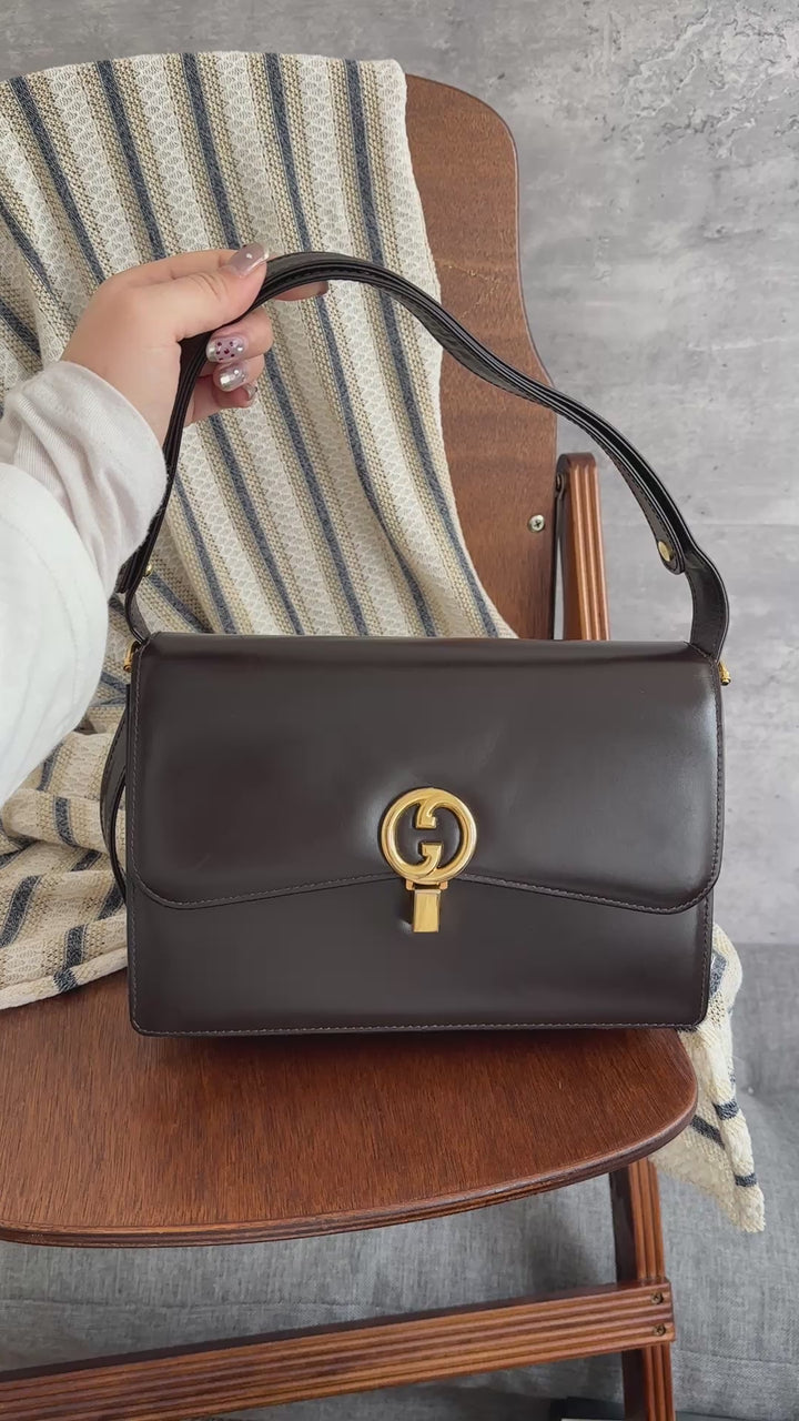 Gucci GG Shoulder Bag 🖤｜Dark Chocolate Leather × Vintage GG Clasp × Convertible Crossbody Style