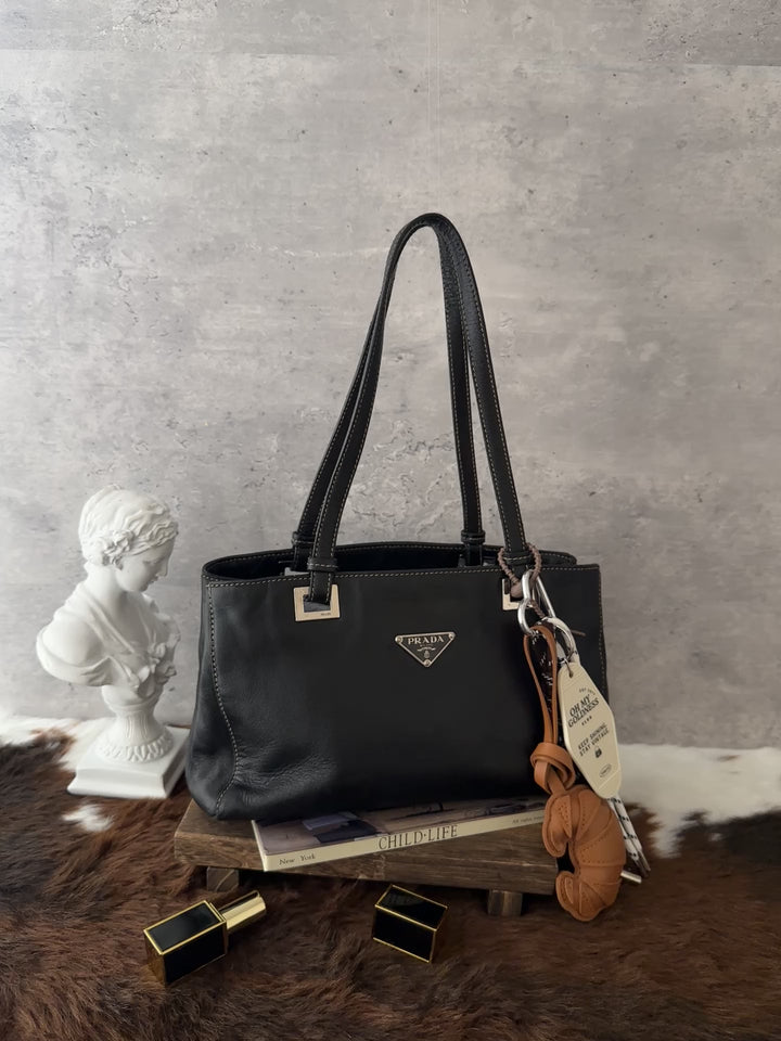 Prada Lambskin Shoulder Bag 🖤｜Rare Full Leather｜Compact Size｜Great Value