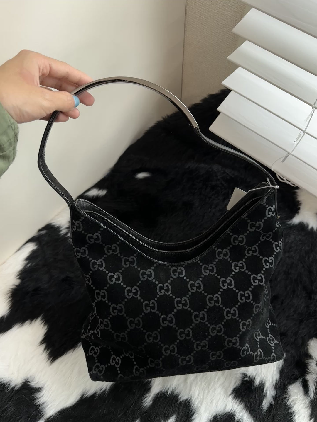 Gucci Small Hobo Bag 🖤✨｜Suede Monogram × Compact Size × Dual Zip Compartments