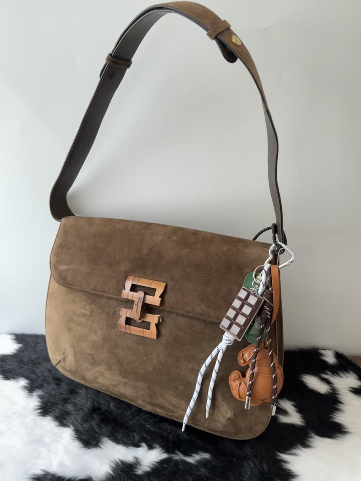 Ferragamo Wooden Gancini Hobo 🤎🪵｜Olive Brown Suede・Rare Walnut Buckle・Vintage Dream