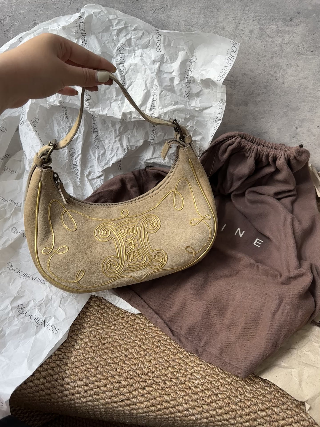 Celine Arc de Triomphe Suede Half-Moon Bag 🥐｜Rare Emblem Design with Vintage Charm