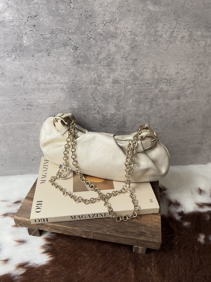 Ferragamo Mini Chain Bag 💛｜Champagne Gold Leather × Special Chain Detail × Elegant Evening-Bag Feel✨