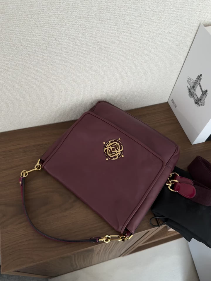 LOEWE Round Logo Hobo Bag（Burgundy Nappa Lambskin）｜Rare Small Size 🤎✨
