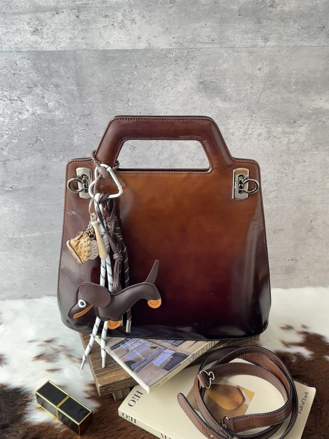 Ferragamo Gancini Ombre Box Leather Tote Bag 🤎🖤｜Ombre Box Leather × Original Strap × Rare Vintage Find✨