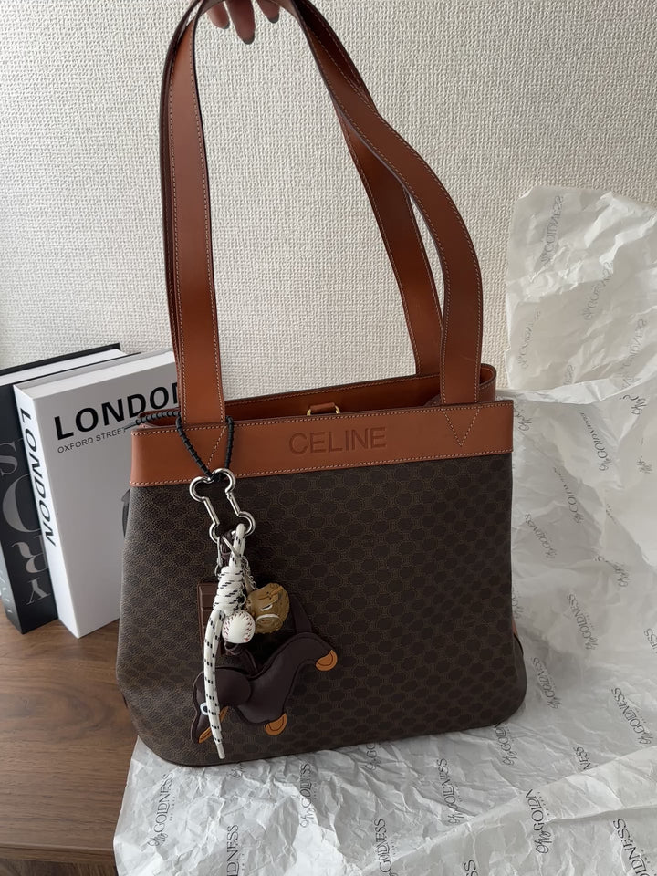 CELINE Macadam Monogram Tote Bag（Brown × Tan Leather Trim）｜Spacious Everyday Elegance ✨👜