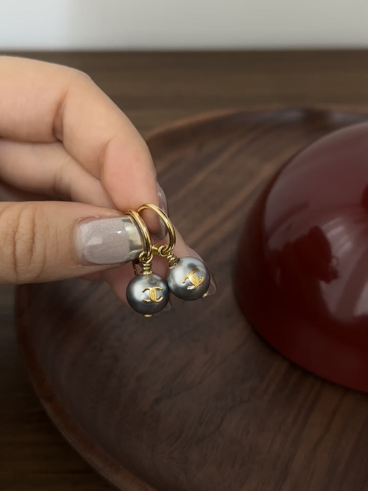 CHANEL Grey Pearl Hoop Earrings – Soft Matte Glow × Gold CC Logo Elegance ✨