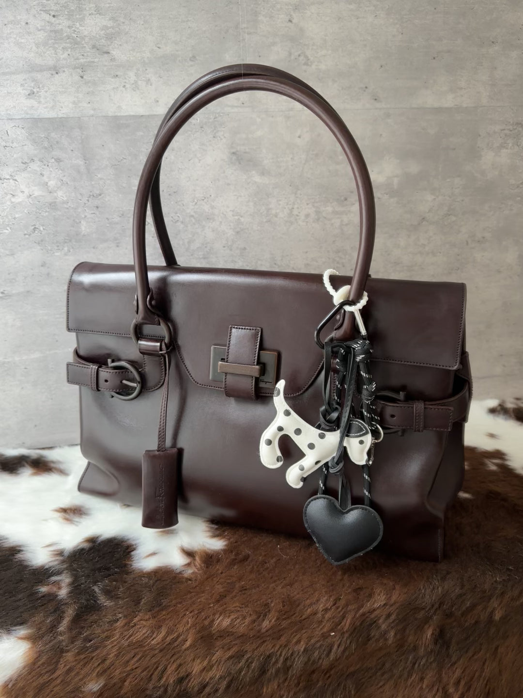 Ferragamo Gancini Dark Chocolate Brown Boston Bag 🤎｜Rare Wood-Tone Clasp × Box Leather × Vintage Character
