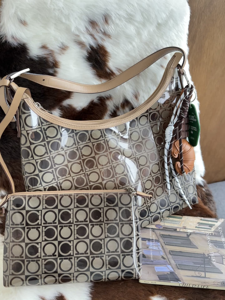 Ferragamo Transparent Monogram Hobo Bag 🤍🖤｜Clear PVC Design・Signature Monogram・With Pouch Set