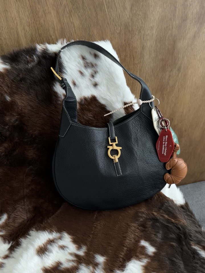 Ferragamo Large Gancini Hobo Bag 🧡🤎｜Oversized Horseshoe Logo × Lightweight Design × Spacious Everyday Carry