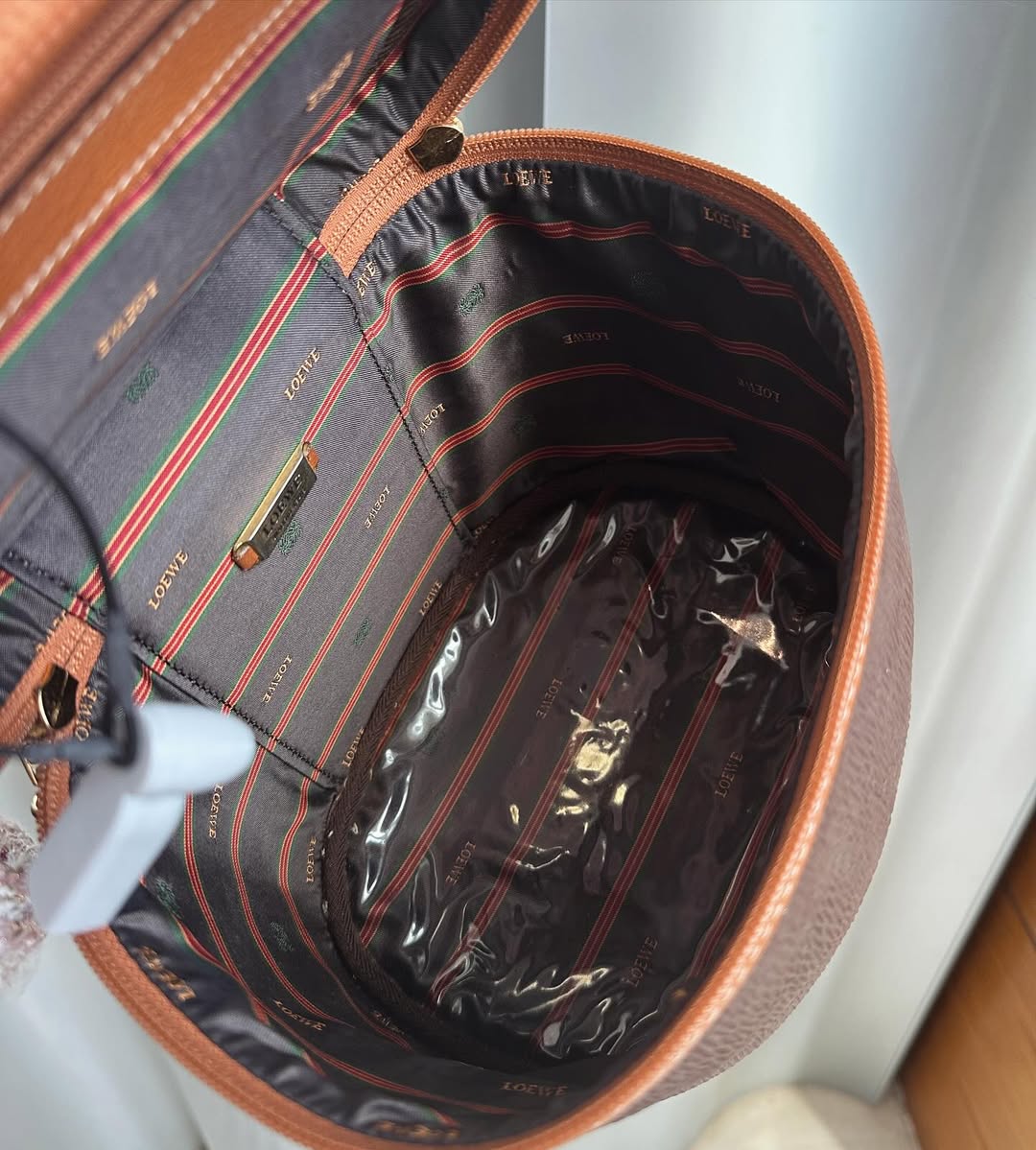 LOEWE Brown Bamboo Vanity Bag｜Rare Bamboo Handle × Unisex Vintage Charm 🧸✨