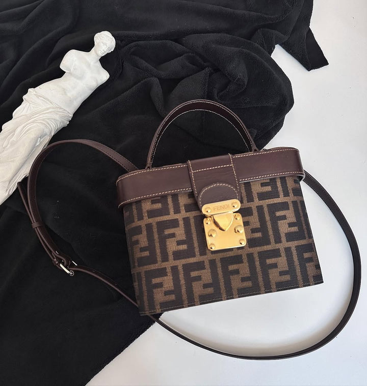 FENDI Monogram Vanity Box Bag（Chocolate Brown）｜Vintage Luxe × Structured Chic 🧸🍫