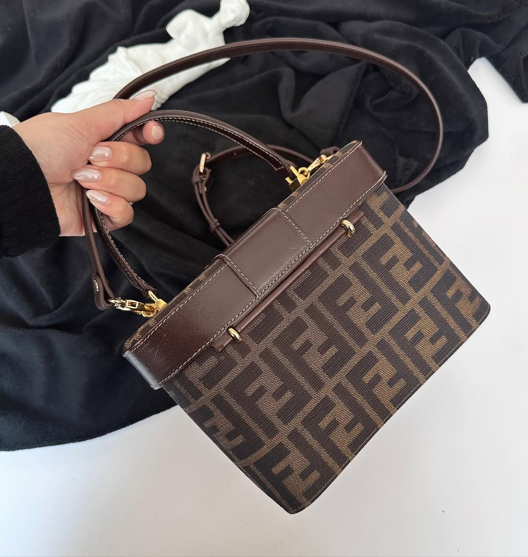 FENDI Monogram Vanity Box Bag（Chocolate Brown）｜Vintage Luxe × Structured Chic 🧸🍫