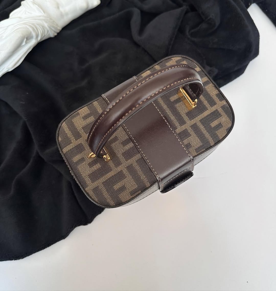 FENDI Monogram Vanity Box Bag（Chocolate Brown）｜Vintage Luxe × Structured Chic 🧸🍫