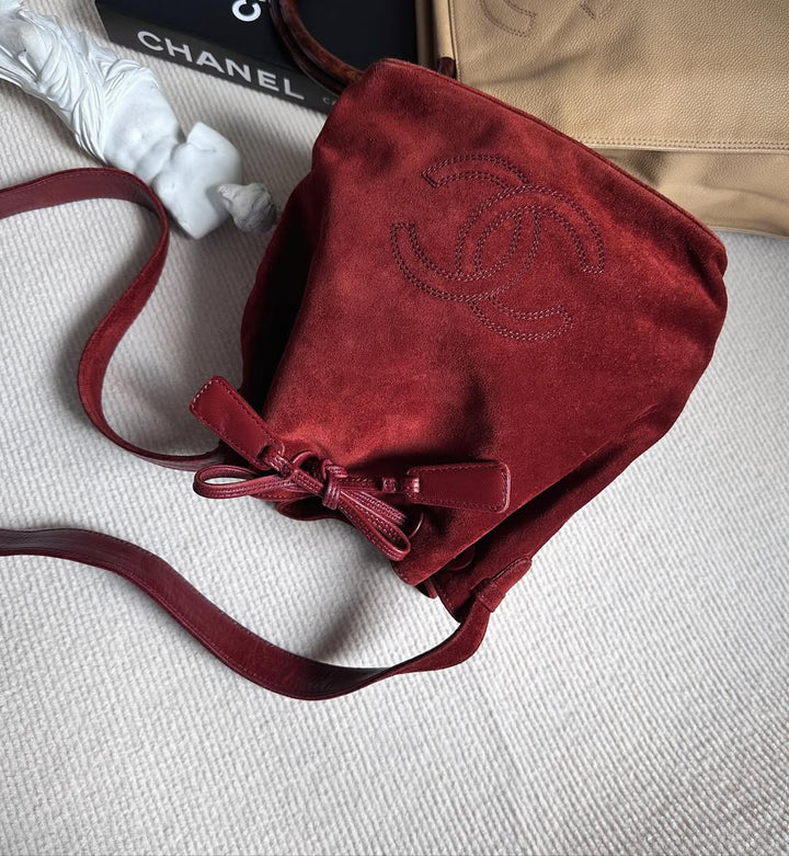 CHANEL Suede Drawstring Bucket Bag（Dark Red）｜Cherry Charm × Vintage Elegance 🍒✨