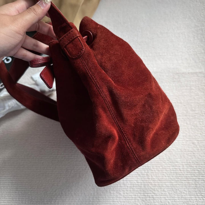 CHANEL Suede Drawstring Bucket Bag（Dark Red）｜Cherry Charm × Vintage Elegance 🍒✨